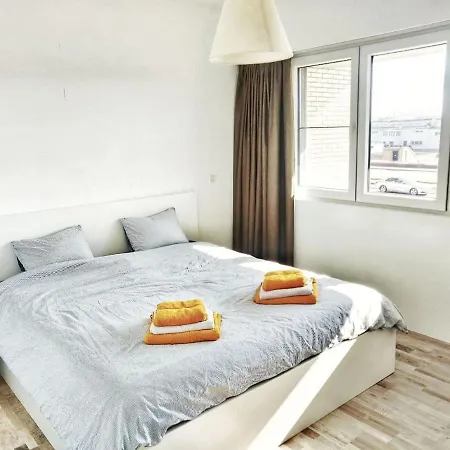 Royal Palace Seaview Apartment